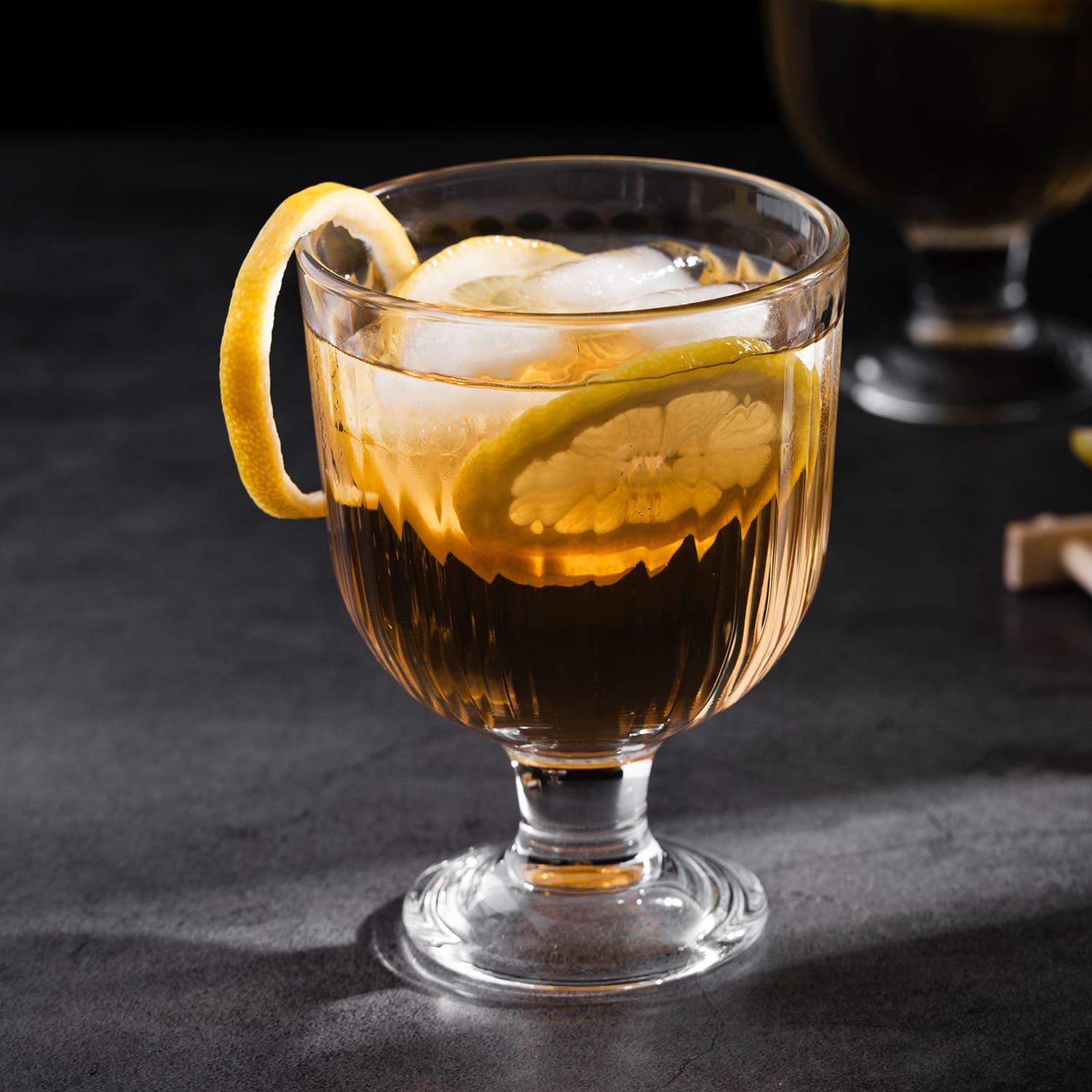 wakeup-coctail mit Coffee Likör und Beekeepers Revenge Gin